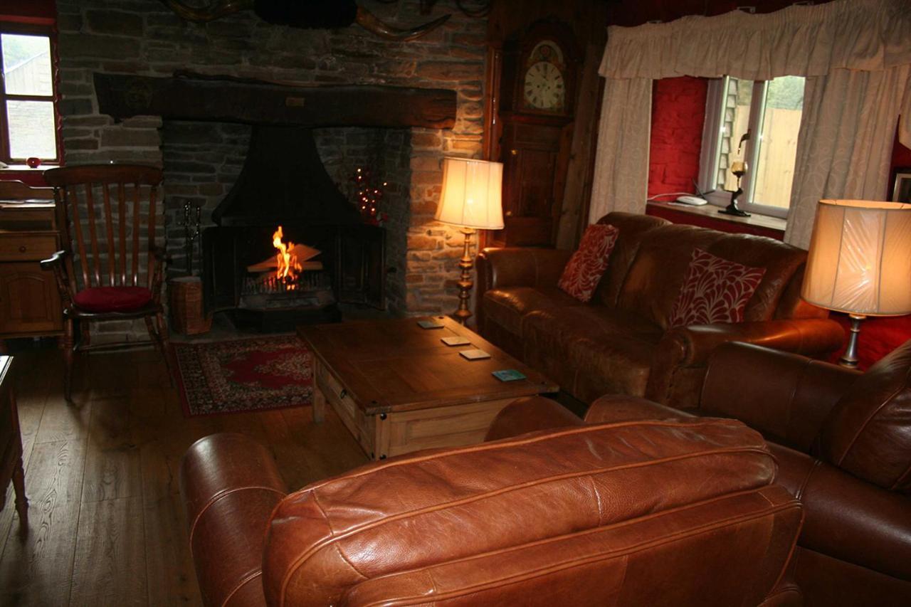 Barn Cottage - Farm Park Stay With Hot Tub สวอนซี ภายนอก รูปภาพ