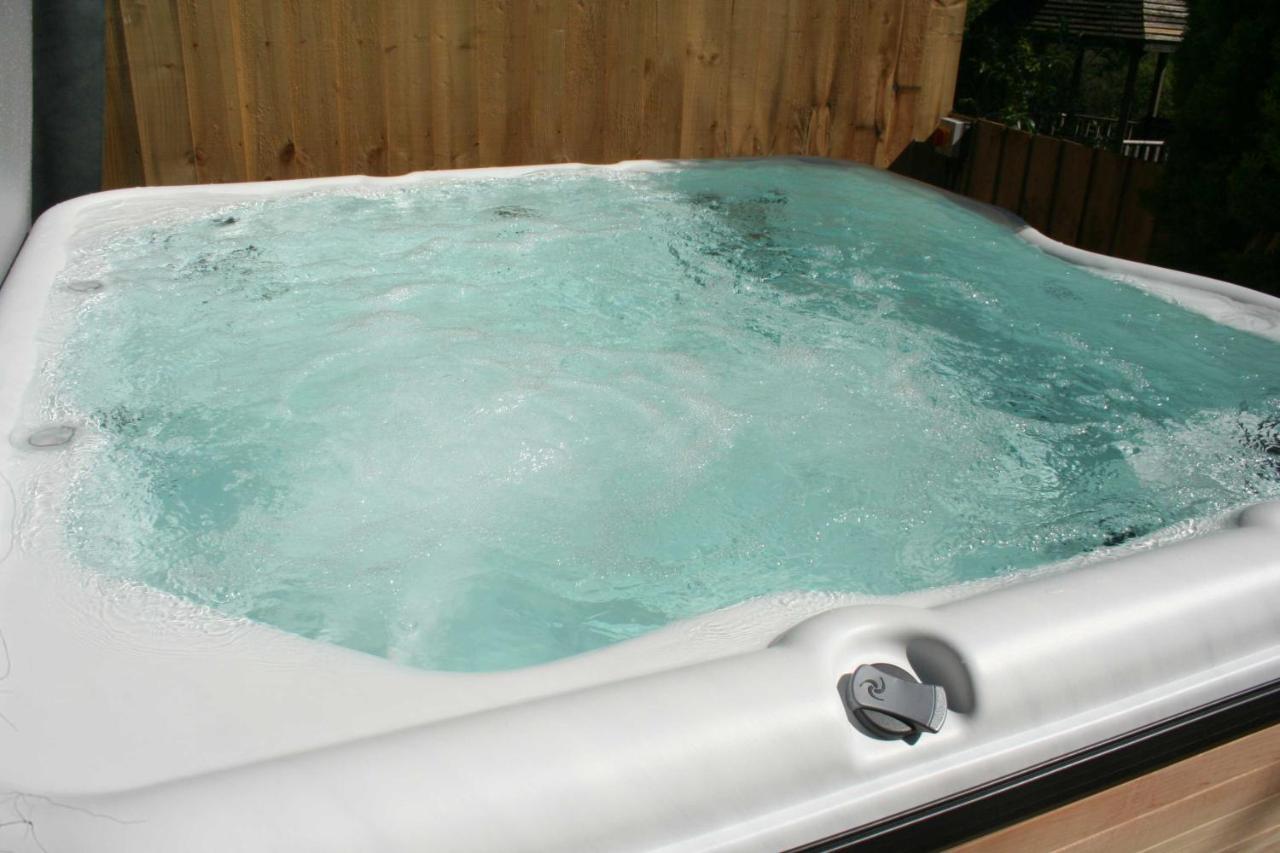 Barn Cottage - Farm Park Stay With Hot Tub สวอนซี ภายนอก รูปภาพ